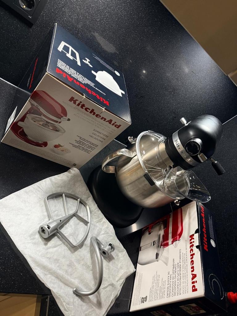 KitchenAid Artisan mixer 5,6L + Ijsmaker + Garantie, Witgoed en Apparatuur, Keukenmixers, 4 liter of meer, 3 snelheden of meer