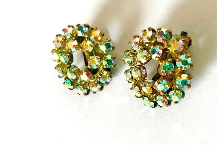 Prachtige oorbellen clips regenboog Aurora Borealis, Sieraden, Tassen en Uiterlijk, Oorbellen, Zo goed als nieuw, Knopjes of Stekers