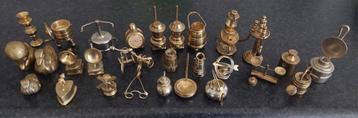 Verschillende koperen miniaturen. beschikbaar voor biedingen