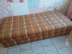 Bank bed 2meter bij 1meter breed, Huis en Inrichting, Slaapkamer | Bedden, Ophalen, Zo goed als nieuw, Tweepersoons, Hout