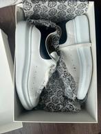 Alexander McQueen Sneakers, Ophalen of Verzenden, Gedragen, Wit, Sneakers of Gympen