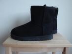 Nieuwe zwarte half hoge "UGG's". Maat 38., Hoge laarzen, Zwart, Nieuw, Ophalen of Verzenden