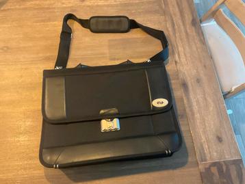 NS (laptop)tas beschikbaar voor biedingen
