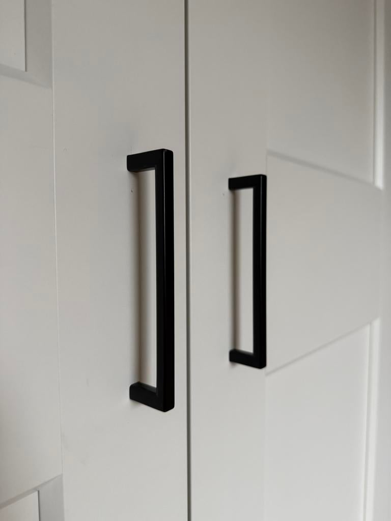 Handgreep / handvat zwart metaal 14st met schroeven, Ophalen of Verzenden, Zo goed als nieuw, Overige materialen, Overige typen