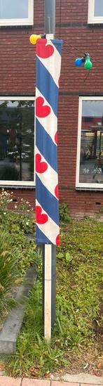 Palen met Fries lint en Pompebléd (4 stuks), Hobby en Vrije tijd, Feestartikelen, Ophalen, Gebruikt, Versiering