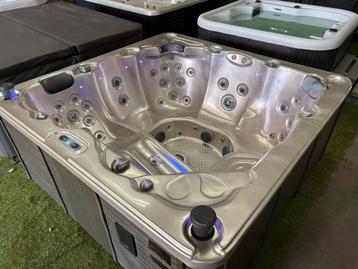 Balboa massage jacuzzi incl Bezorging&garantie  beschikbaar voor biedingen