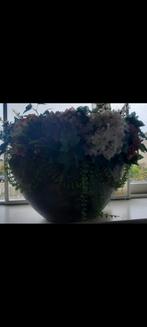 Mega grote aardenwerken pot / vaas met opgemaakt bloemstuk, Ophalen, Gebruikt