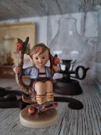 Goebel hummel jongetje op tak, Verzamelen, Beelden en Beeldjes, Ophalen of Verzenden, Zo goed als nieuw, Hummel