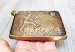 messing asbak 30-06-1951 footbaal memorabilia, Antiek en Kunst, Ophalen of Verzenden