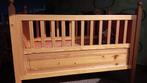Baby ledikant / bed van grenenhout incl matras en lakens, Ophalen, Zo goed als nieuw, Ledikant
