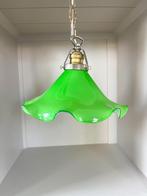 Vintage Groene Glazen Hanglamp – Retro, Huis en Inrichting, Lampen | Hanglampen, Ophalen of Verzenden, Zo goed als nieuw, Glas