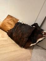 Decoratieve koeienhuid kussens, Ophalen of Verzenden, Zo goed als nieuw, Bruin, Vierkant