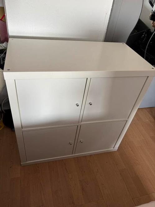 Kallax kast IKEA 2x2 wit met deurtjes, Huis en Inrichting, Kasten | Lockerkasten, Gebruikt, Ophalen