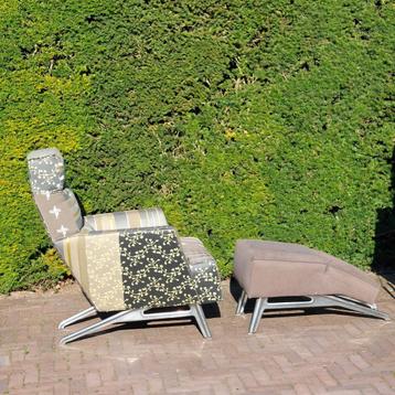 design on stock, relaxfauteuil met hocker  beschikbaar voor biedingen