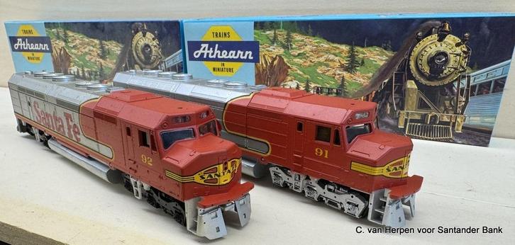 Santa Fe FP 45 Set van 2 Athearn, Hobby en Vrije tijd, Modeltreinen | H0, Zo goed als nieuw, Locomotief, Gelijkstroom, Overige merken