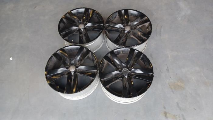 Sportvelgen Set van een Audi A1, Auto-onderdelen, Banden en Velgen, Personenwagen, Gebruikt, 3 maanden garantie, Ophalen of Verzenden