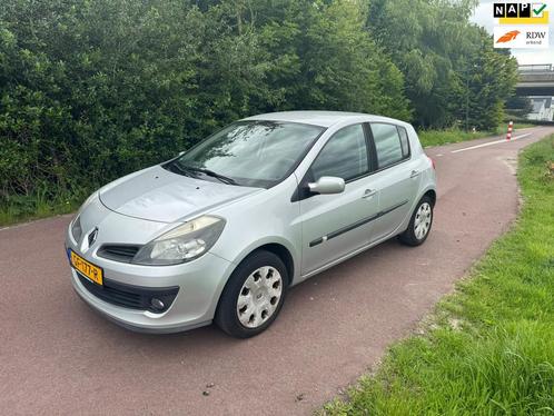 Renault Clio 1.6-16V Dynamique Comfort|NW APK|, Auto's, Renault, Bedrijf, Te koop, Clio, ABS, Airbags, Boordcomputer, Centrale vergrendeling