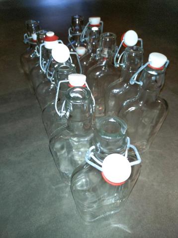Leuke Flessen met Beugelsluiting - Set van 11 of 12 beschikbaar voor biedingen