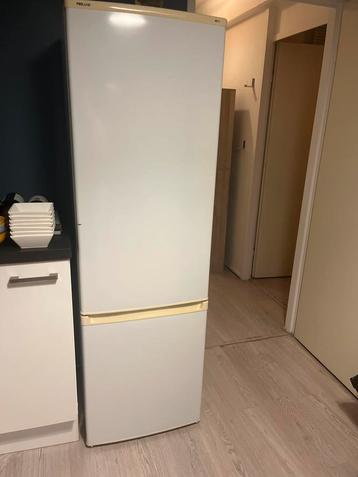 Proline Koelkast met Vriesvak incl drankjes beschikbaar voor biedingen