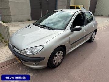 Peugeot 206 1.4 XT Automaat 5-deurs Airco 2005 Prima auto no beschikbaar voor biedingen