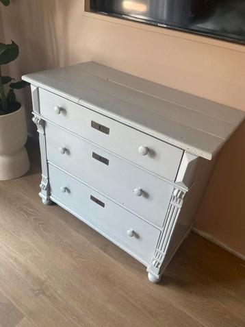 Antieke Commode / Ladekast beschikbaar voor biedingen