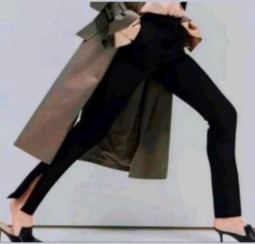 2 NIEUWE (dus ongedragen)zwarte pantalon met split  beschikbaar voor biedingen