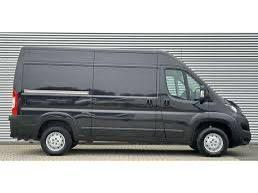 Peugeot Boxer GB 335 L2h2 Bluehdi 140PK S&S 2020 Zwart, Auto's, Bestelauto's, Bedrijf, ABS, Achteruitrijcamera, Adaptieve lichten