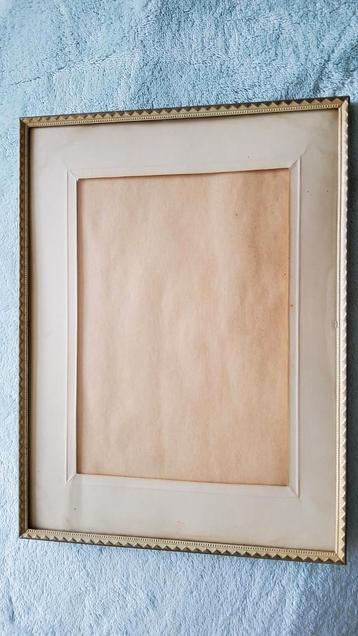 Groot antiek zilver kleur fotolijstje bol glas kartelrand. beschikbaar voor biedingen