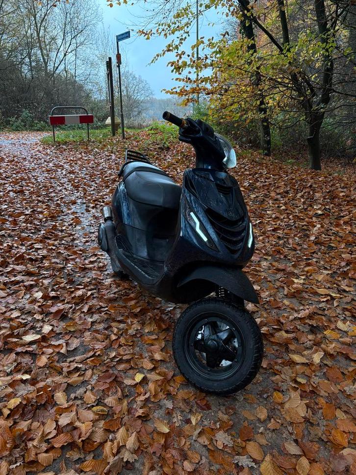Zip 2t ruilen!, Fietsen en Brommers, Scooters | Piaggio, Gebruikt, Overige modellen, Maximaal 45 km/u, Benzine, Ophalen of Verzenden