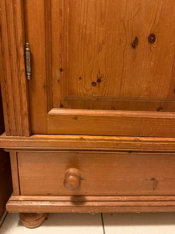 Mooie massief houten kledingkast met klassieke details. - afbeelding 3