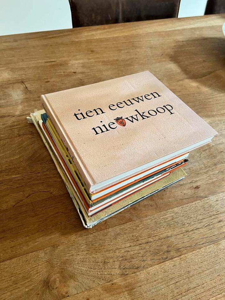 Serie van 8 boeken over historie van Nieuwkoop en omgeving, Boeken, Geschiedenis | Stad en Regio, Zo goed als nieuw, Ophalen of Verzenden