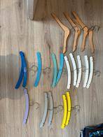 Gratis kinderkleding hangers, Kleding | Dames, Ophalen, Zo goed als nieuw, Hout, Kinderen