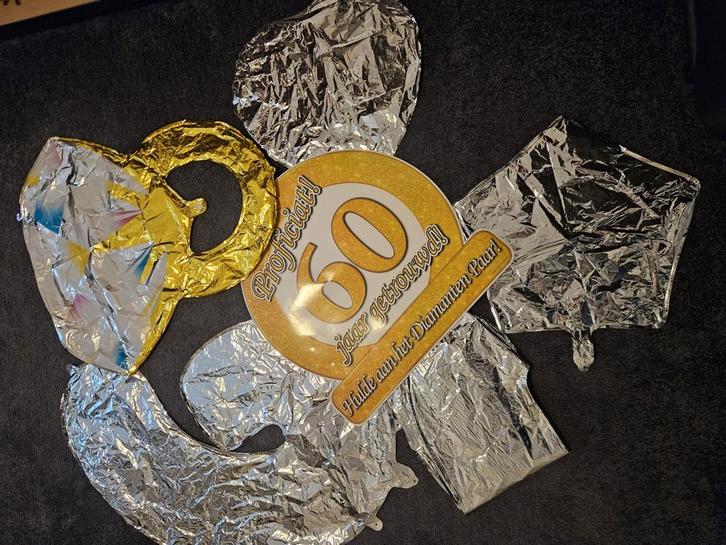 Feestartikelen 60 jaar getrouwd, Hobby en Vrije tijd, Feestartikelen, Versiering, Geboorte of Huwelijk, Ophalen