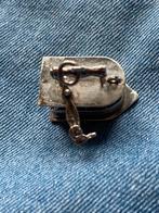Zilveren bedel hanger antiek strijkijzer die open kan, Ophalen of Verzenden, Zo goed als nieuw, Zilver, Overige merken