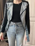 spijkerjack met 'leren' mouwen, Blauw, Ophalen of Verzenden, Maat 34 (XS) of kleiner, FB Sister
