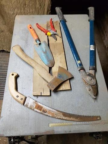 TAKKENSCHAAR  EN DIVERSEN beschikbaar voor biedingen