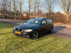 BMW 318i Touring zwart 2010 143pk Aut. | Cruise | Panodak, Auto's, Automaat, 1995 cc, Beige, 1435 kg