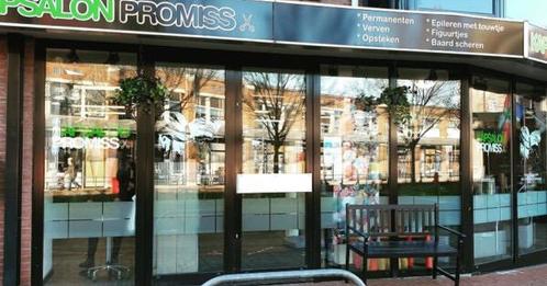 Stoelen & werkplekken in succes volle kapsalon Veendam, Diensten en Vakmensen, Kappers en Thuiskappers