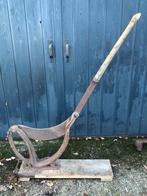 Antieke stro hakselaar, Ophalen