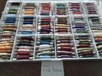 Doos dmc met 136 kleuren, nr 7, Ophalen of Verzenden, Handborduren, Borduurgaren of Zijde