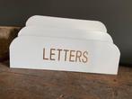 Postbakje wit met gouden letters briefbakje, Huis en Inrichting, Woonaccessoires | Krantenbakken en Lectuurbakken, Ophalen of Verzenden