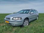 Volvo V70 2.4 T 200PK NIEUWE APK/ LUXE UITVOERING/ AIRCO, Voorwielaandrijving, 1800 kg, Zwart, Stationwagon