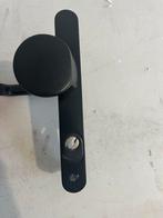 Voordeur SKG veiligheidsbeslag zwart, Ophalen of Verzenden, Zo goed als nieuw, Rvs, Klink of Kruk