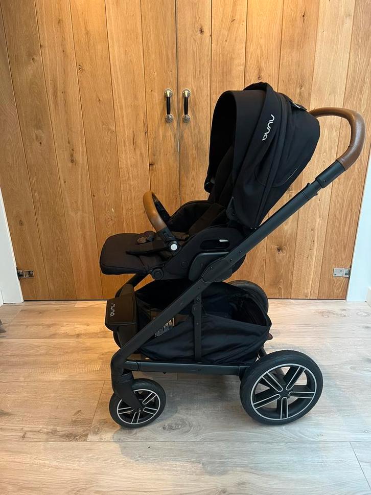 Mooie zwarte Nuna kinderwagen incl reiswieg en adapters, Kinderen en Baby's, Kinderwagens en Combinaties, Gebruikt, Overige merken