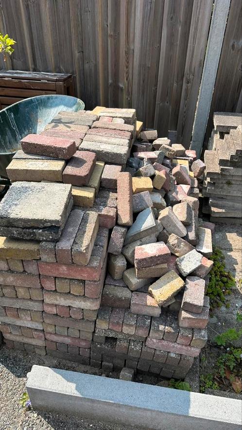 Verschillende kleuren tuinklinkertjes gratis af te halen, Tuin en Terras, Tegels en Klinkers, Gebruikt, Klinkers, Beton, 10 m² of meer