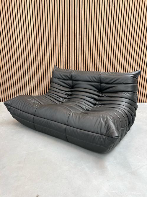 Ligne Roset  Togo - Midnight black tweezits, Antiek en Kunst, Antiek | Meubels | Stoelen en Banken, Ophalen of Verzenden