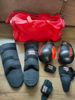 Complete kickbokser in zeer goede staat, Sport en Fitness, Boksen, Ophalen of Verzenden, Zo goed als nieuw, Bokshandschoenen
