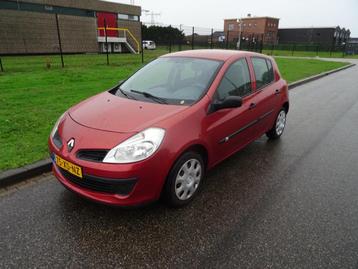 Renault Clio 1.2-16V Business Line airco beschikbaar voor biedingen