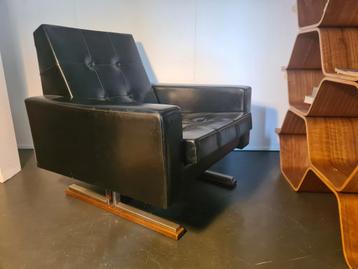 Eén of twee vetcoole vintage fauteuils beschikbaar voor biedingen