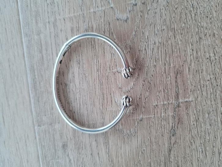 Buddha to buddha armband- Katja Bangle (Maat D), Sieraden, Tassen en Uiterlijk, Armbanden, Zo goed als nieuw, Zilver, Zilver, Ophalen of Verzenden
